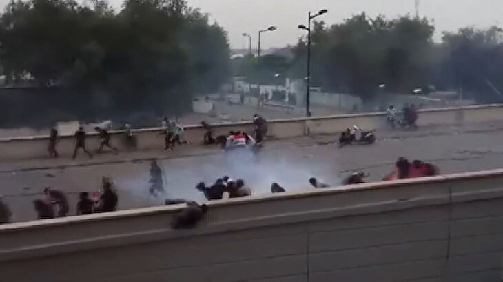 Irak'ta hükümet karşıtı gösteriler devam ediyor