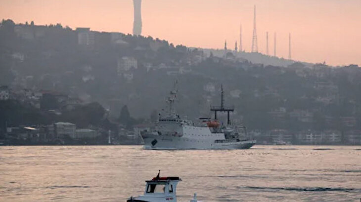 Rus istihbarat ve araştırma gemisi 'Donuzlav' Boğaz'dan geçti