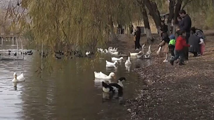Gölbaşı Gölleri Tabiat Parkı'nda sonbahar güzelliği yaşanıyor