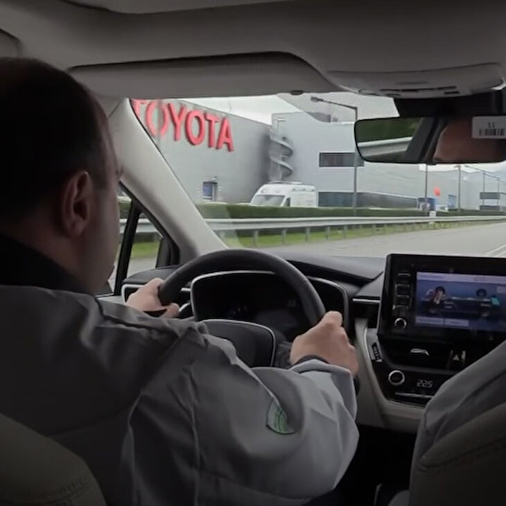 Mustafa Varank'ın Hybrid Toyota'sı bütçe görüşmelerine damga vurdu