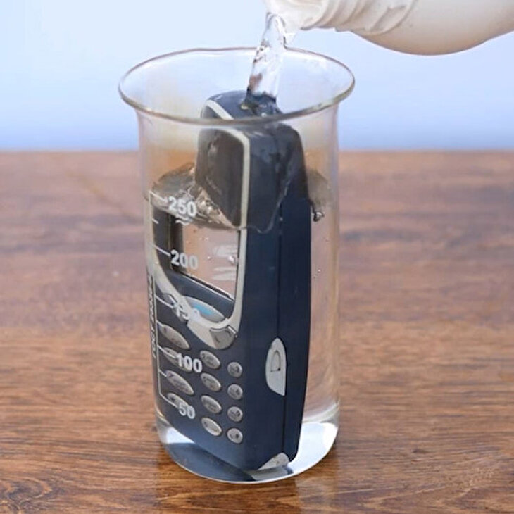 3310'nun bitmeyen çilesi: Bu kez de asit banyosu yaptırdılar!