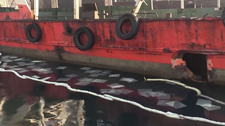 Çanakkale Boğazı'nda balıkçı teknesi yolcu feribotuna çarptı