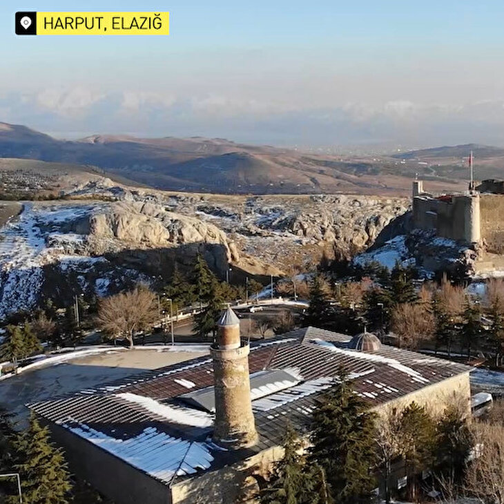 Pisa Kulesi'nden daha fazla eğik olan minare 6.8'lik depremden etkilenmedi