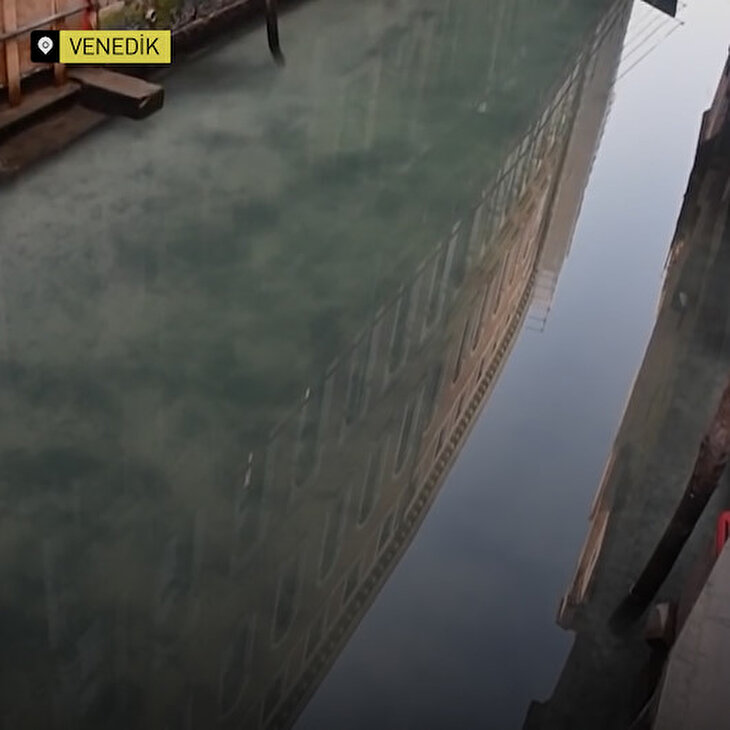 Salgın nedeniyle tenhalaşan Venedik'te kanal suları temizlendi