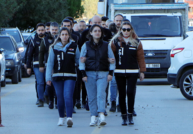 CHP'li Adana Büyükşehir Belediyesi'nde 58 milyon TL'lik vurgun: Rüşvet  operasyonunda 'pes' dedirten estetik detayı ortaya çıktı | Adana Haberleri