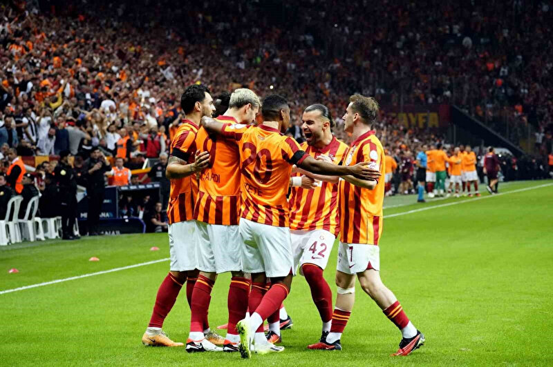 Videos :: Galatasaray 2-1 Besiktas :: Spor Toto Super League 2023/2024 ::  