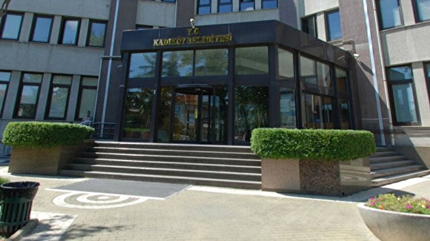 Peygamberimize hakaret edilen karikatürü Kadıköy Belediyesi de yayınladı