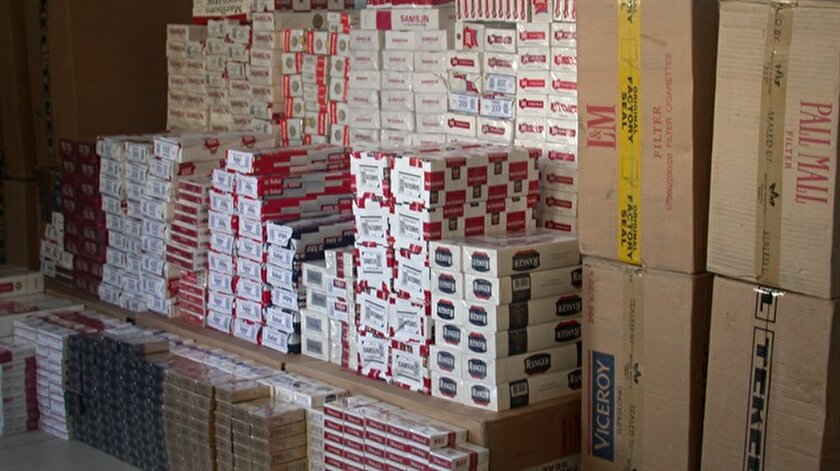 Ev eşyasının altından kaçak sigara çıktı