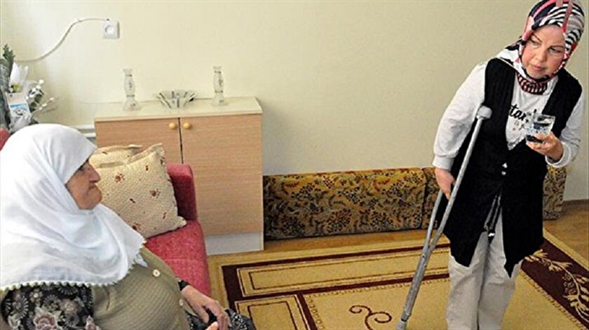 Yatalak hasta 28 yıl sonra ayağa kalktı