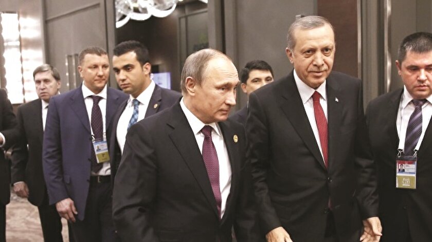 İlk temas Paris’te