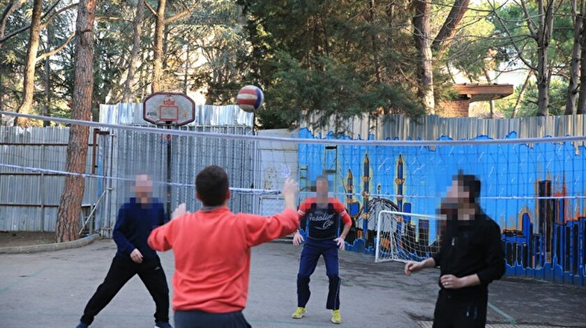 Amatem Binlerce Genci Kurtariyor