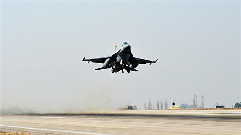 Darbe karşıtı askerler F-16ların hedefleme sistemini bozmuş
