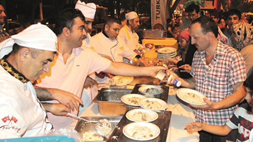 2 Bin 500 Kisiye Yemek Ikrami
