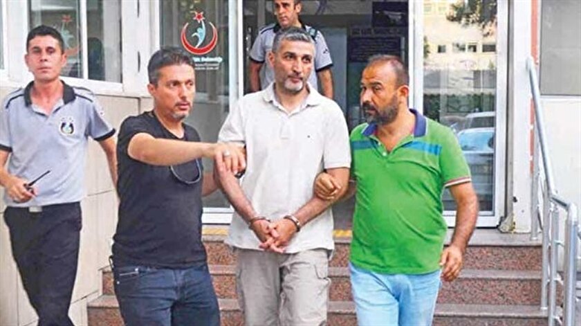 Rütbeleri teröristbaşı Gülen taktı