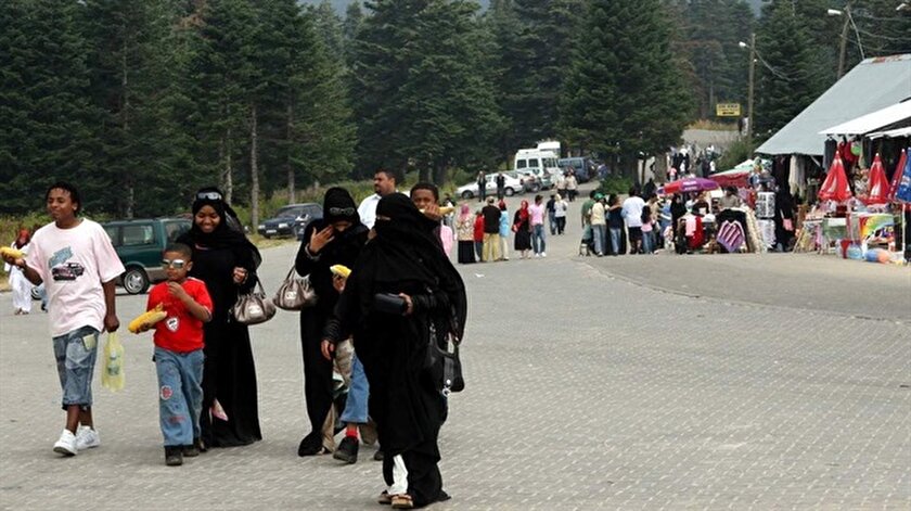 Arap turistler, ilkbahar aylarında Karadeniz Bölgesi’ne yaptıkları rezervasyonlarını ağustos ayı itibarıyla yeniden Bursa’ya yöneltti.