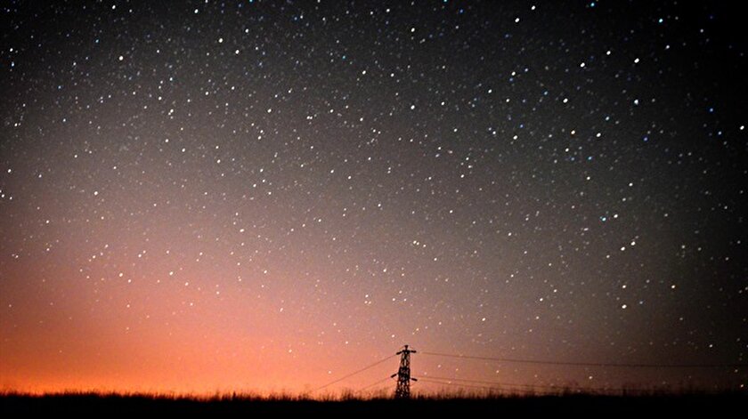 Leonid Meteor Yagmuru Nedir Yeni Safak