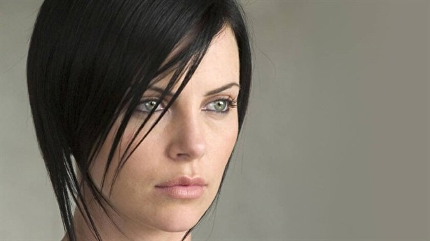 Charlize Theron Polisiye Ile Geliyor Yeni Safak