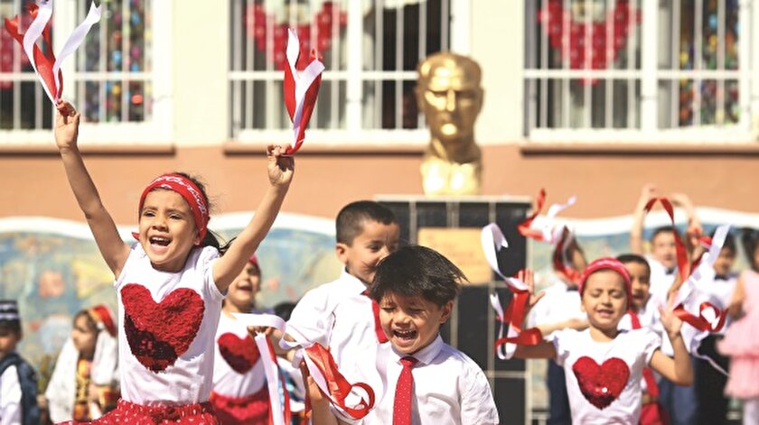 bayram cocuklarifestivalde bulustu