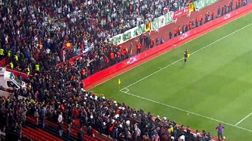 Türkiye Kupası finalinde tribünler karıştı