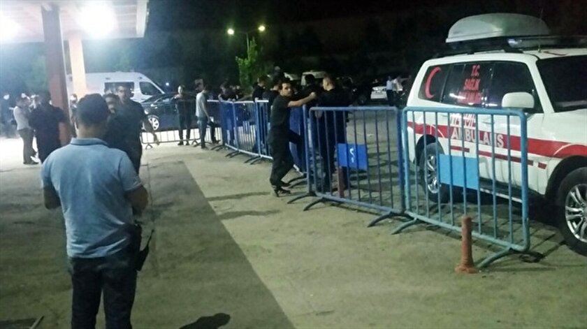 Şehit askerlerimizin cenazeleri Şırnak Devlet Hastanesine getirildi