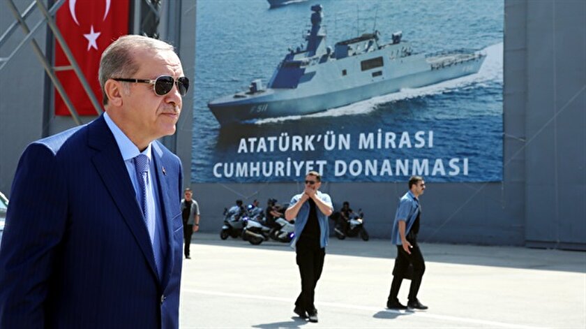 Uçak gemisi geliyor