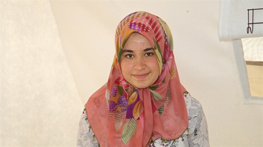 Aslıhan Susan, son sınıfta yaşadığı deprem travmasını atamadan sınav stresi yaşadı.
