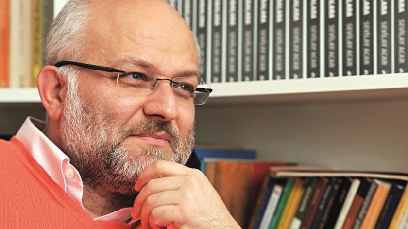 Nefretimizi sanal duvarlara yazıyoruz