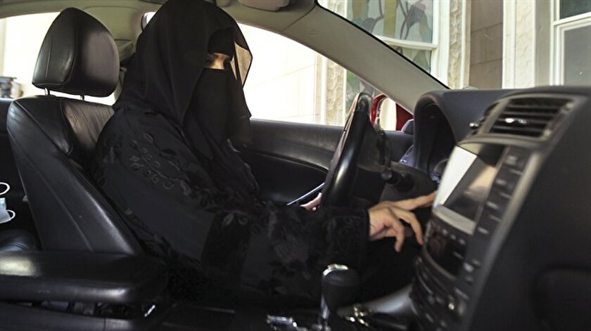 Suudi Arabistan Da Kadinlara Araba Surme Izni