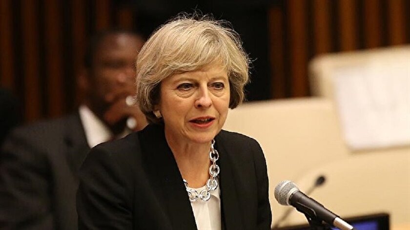 Theresa May In Koltugu Sallaniyor Yeni Safak