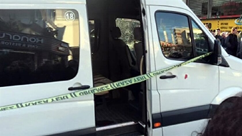 Kağıthanede servis aracına silahlı saldırı: Şoför hayatını kaybetti