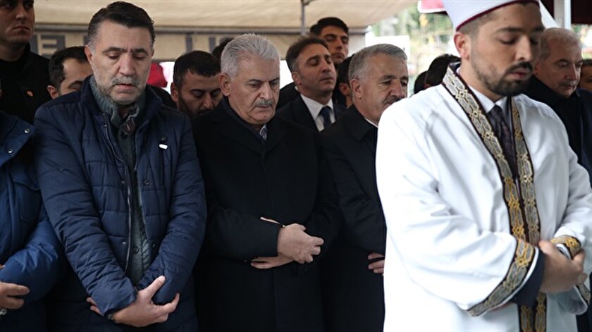 Basbakan Binali Yildirim In Vefat Eden Dayisinin Oglu Topraga Verildi Yeni Safak