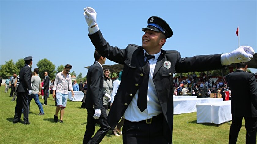 memura polise giyecek