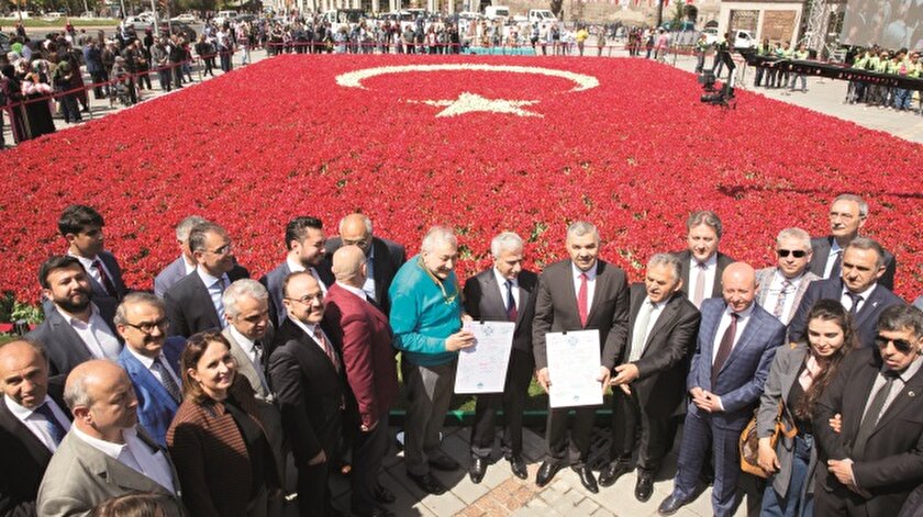 Kayseri De Dunya Bayrak Rekoru
