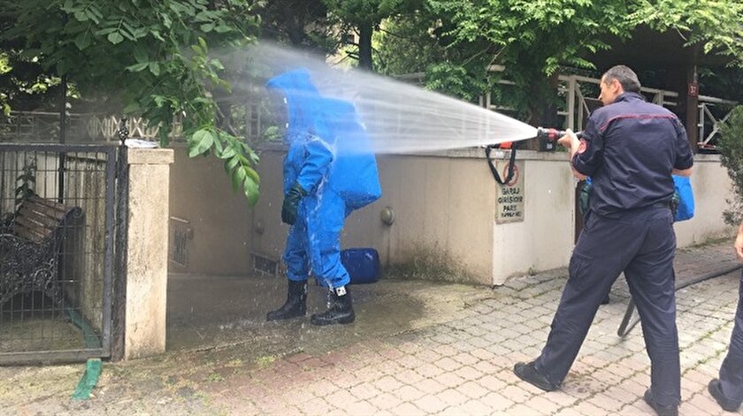 Istanbul Kadikoy De Apartman Gorevlisi Havuza Dokulen Kimyasaldan Zehirlendi