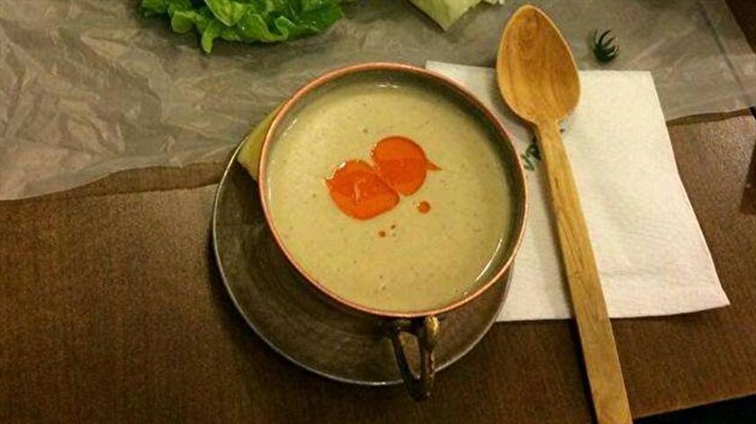 Veliler sofrasında ördek çorbası