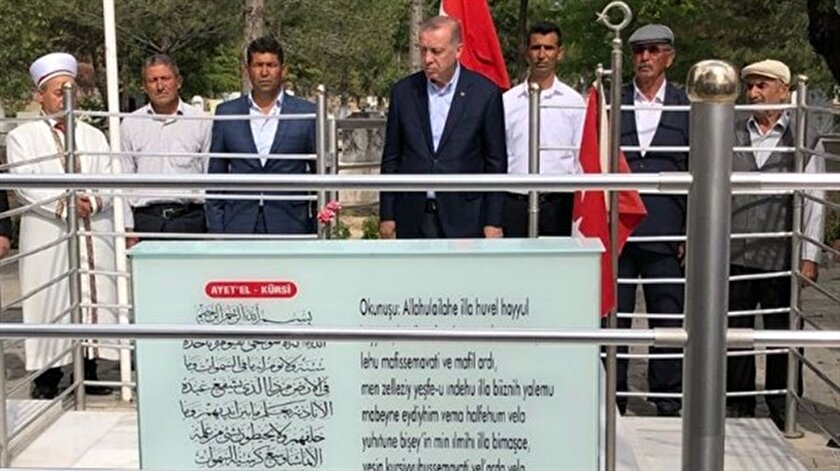 Erdoğandan Ömer Halisdemirin kabrine ziyaret