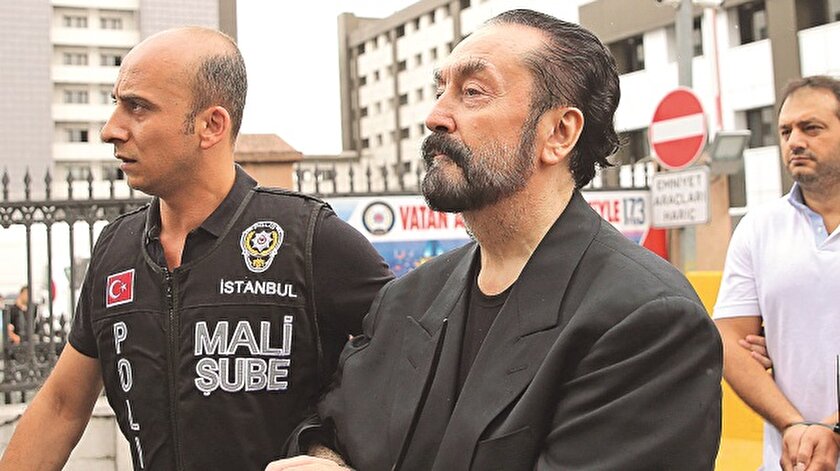 Adnan Oktar’ın örgüte zorla kazandırılan kadınları ruh ve akıl sağlığı tedavisinde kullanılan ilaçlar vererek köle haline getirdiği iddia edildi.