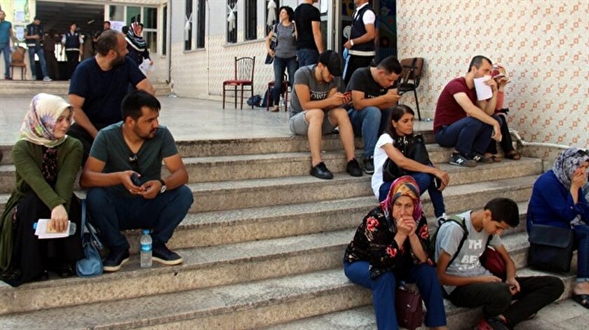 20'ye yakın kişi KPSS için başka okula gitti.