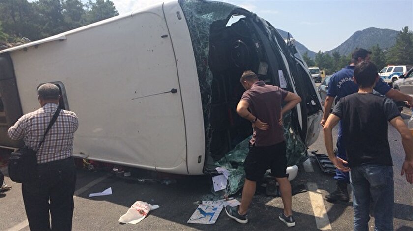Cinli Turistleri Tasiyan Otobus Kaza Yapti 2 Olu Antalya Haber