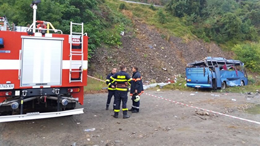 Bulgaristan Da Otobus Devrildi 15 Olu