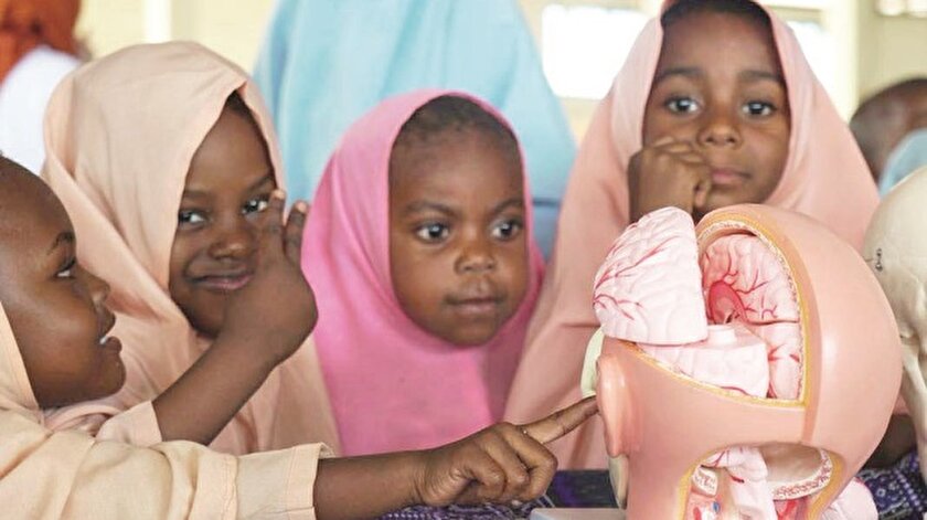 Afrika'yı güldürmek için toplandık.