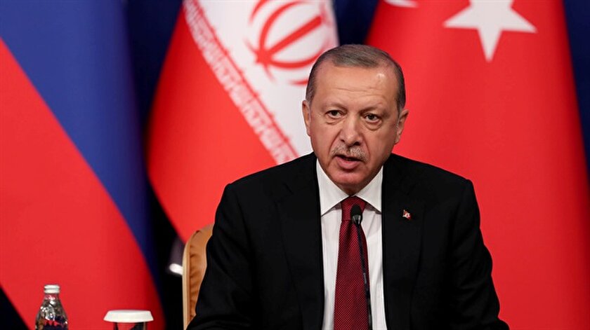 Başkan Erdoğan, Tahran Zirvesi dönüşünde uçakta önemli mesajlar verdi.