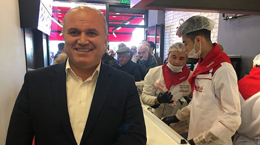 Agababa Ekpress Doner Restoran In Sahibi 1 Ton Et Doner Dagitti