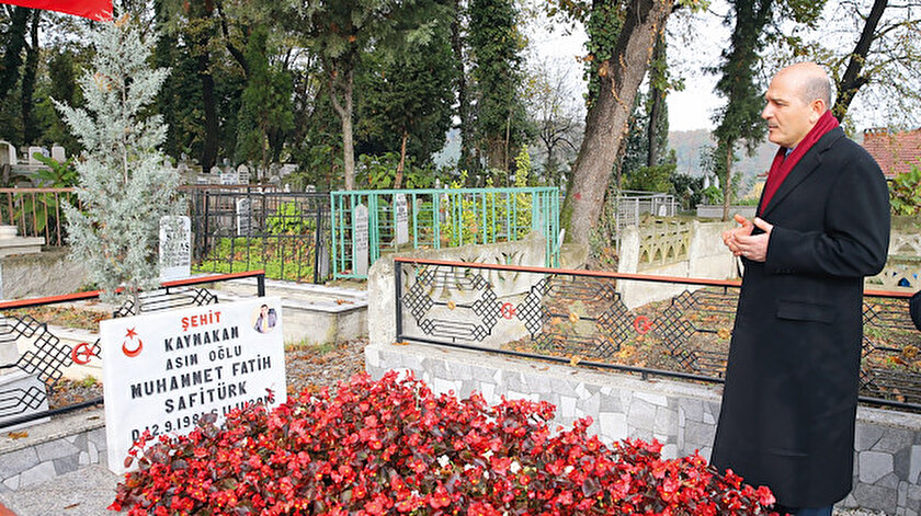 Soylu'yu şehit kaymakamın ağabeyi Ali Haydar ile Asım Safitürk karşıladı.
