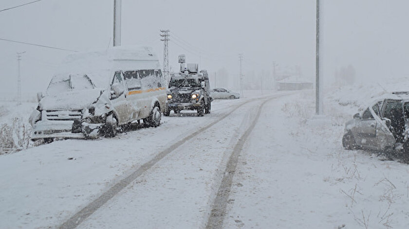 Agri Son Dakika Haber Ogretmenleri Tasiyan Minibus Kaza Yapti