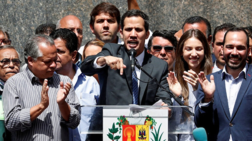 ABD destekli Guaido, Maduroyu devirebilmek için askerlerle görüştüğünü açıkladı
