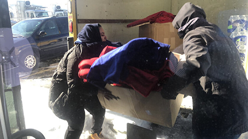Amerika Zekat Vakfi Chicago Daki Evsizlere Yardim Etti