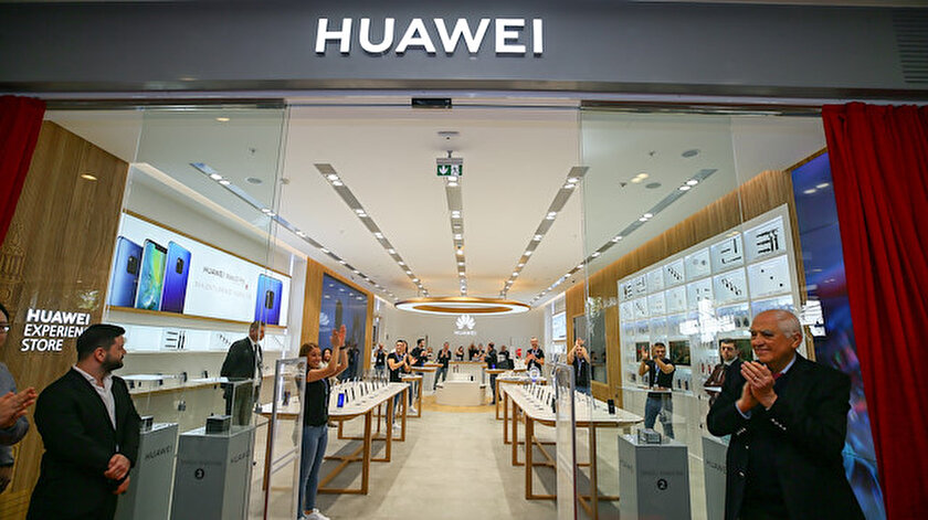 Huawei ilk deneyim mağazasını açtı