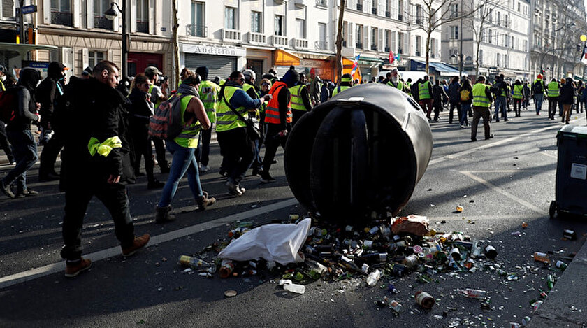 Fransada protesto ateşi sönmüyor