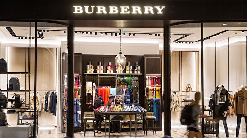 burberry intihar cagrisimli tasarim